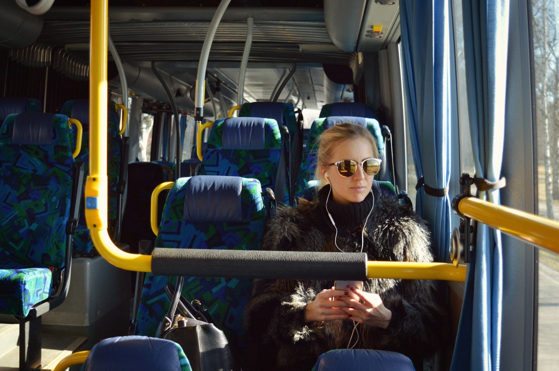 Bequem mit dem Bus durch die Streutalallianz (balticmedia pixabay)