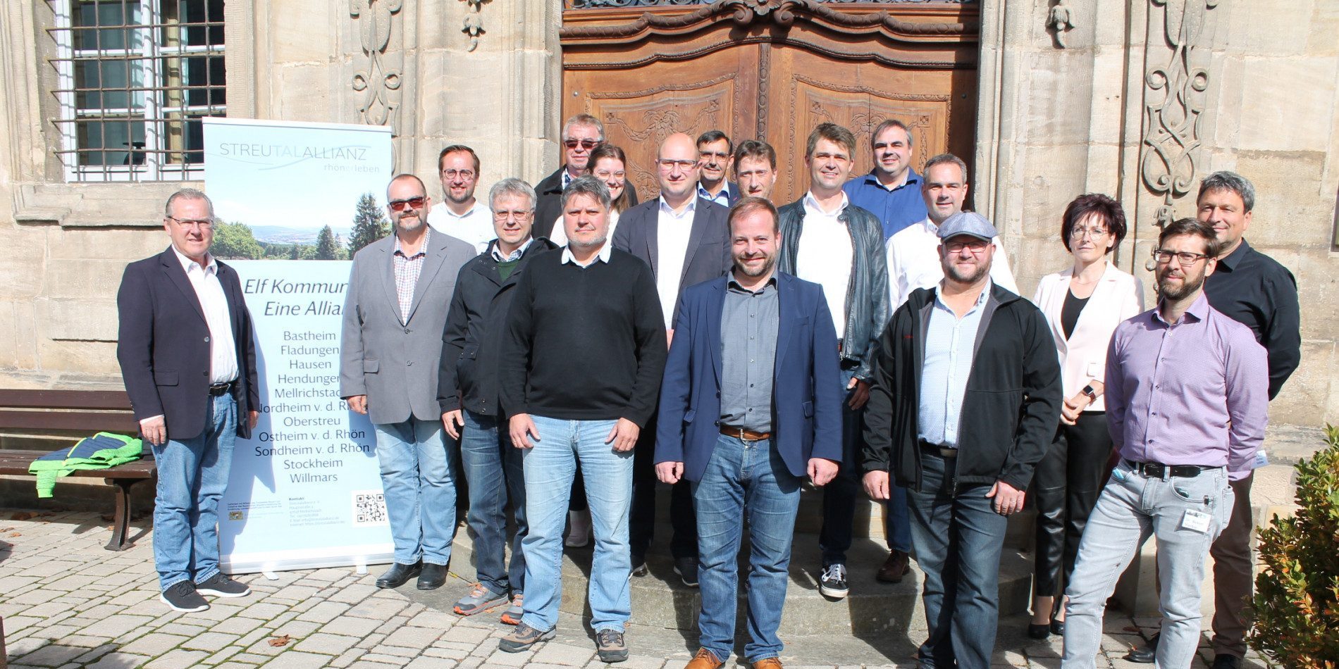 Die Teilnehmer der ILE Zwischenevaluierung der Streutalallianz in Klosterlangheim (Foto: Georg Stock).