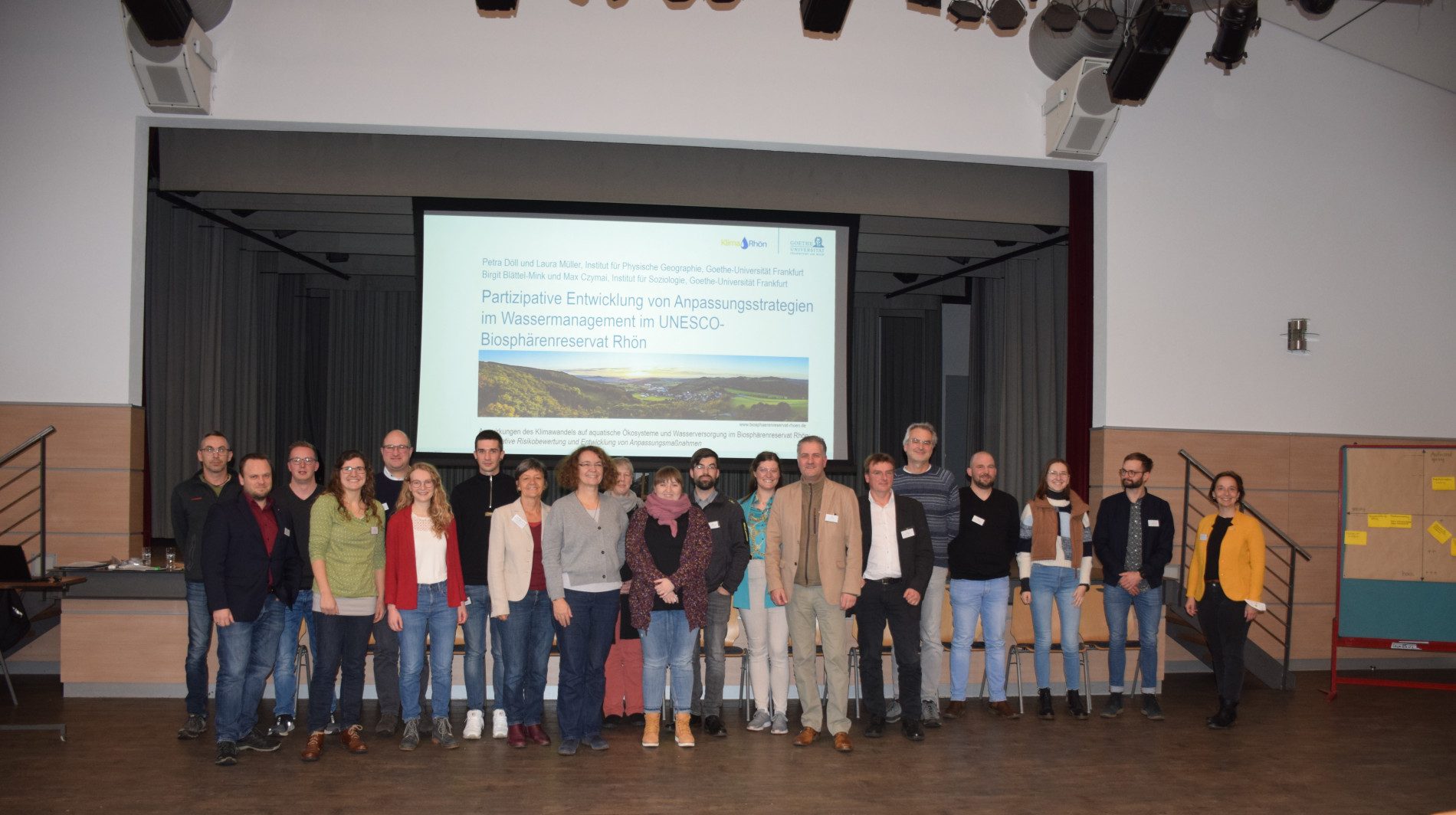 Die Teilnehmer des Projektes KlimaRhön beim Abschlussworkshop in Hilders am 24.11.2022 (Foto: Julia Rösch).